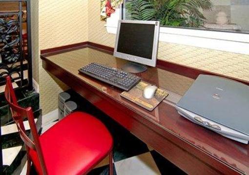 фото отеля Quality Inn On the Beach Ormond Beach