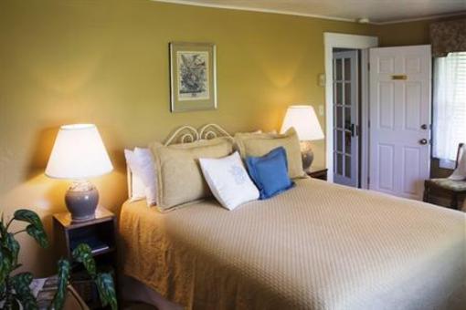 фото отеля Country Willows Bed and Breakfast Inn