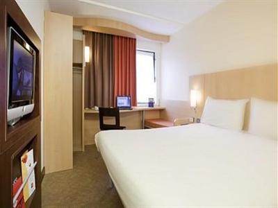 фото отеля Hotel Ibis Heathrow Airport London