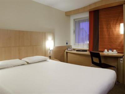 фото отеля Hotel Ibis Heathrow Airport London