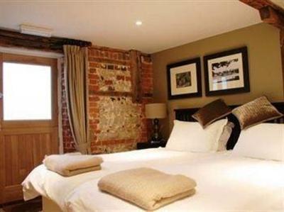 фото отеля The Woolpack Country Inn Northington Winchester