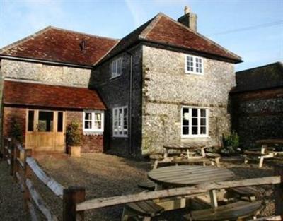 фото отеля The Woolpack Country Inn Northington Winchester