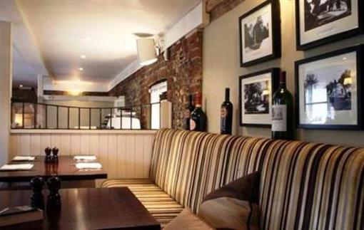 фото отеля The Woolpack Country Inn Northington Winchester