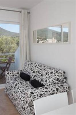 фото отеля Aparthotel l'Heretat Cadaques