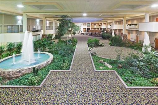 фото отеля Holiday Inn Lubbock Park Plaza
