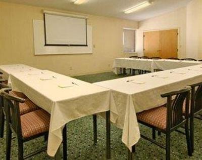 фото отеля Days Inn & Suites Indianapolis NW