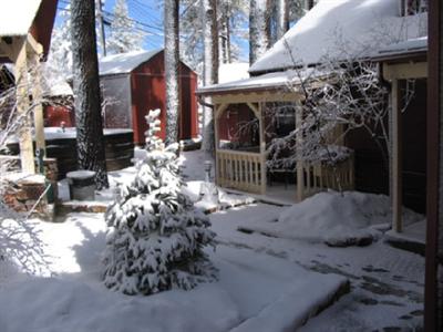 фото отеля Cozy Hollow Lodge