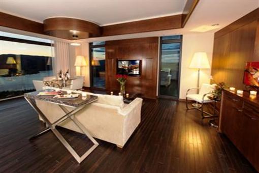 фото отеля Sparkling Hill Resort