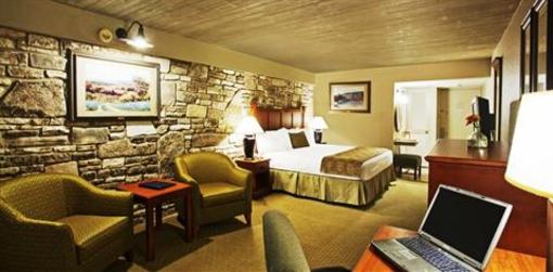 фото отеля Inn of the Hills Resort & Conference