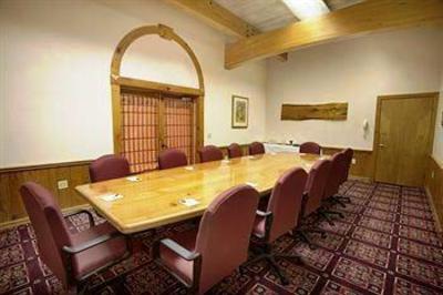 фото отеля Inn of the Hills Resort & Conference