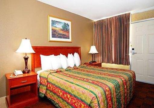 фото отеля Econo Lodge & Suites Memphis