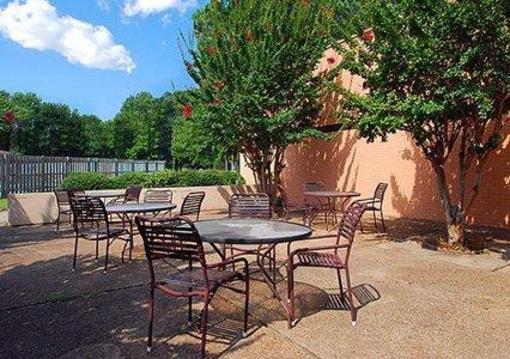 фото отеля Econo Lodge & Suites Memphis