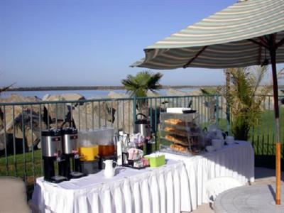 фото отеля Oceanside Marina Suites