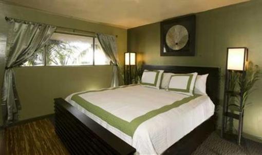 фото отеля Oceanside Marina Suites