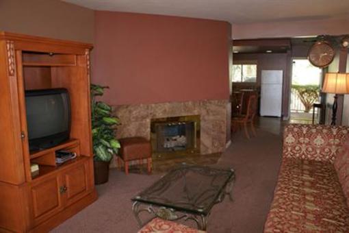фото отеля Oceanside Marina Suites