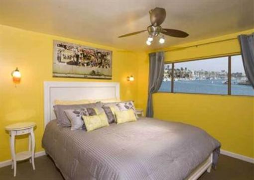 фото отеля Oceanside Marina Suites