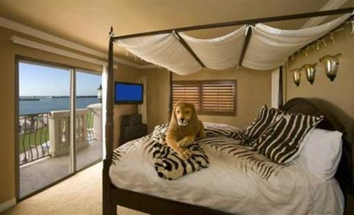 фото отеля Oceanside Marina Suites