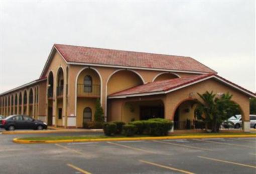 фото отеля Goldstar Inn & Suites