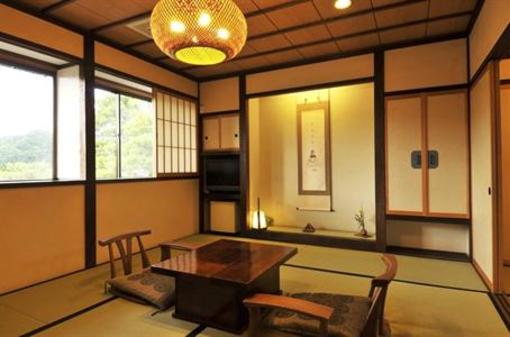фото отеля Hanaougi Bettei Iiyama Ryokan Hotel Takayama