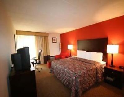 фото отеля Holiday Inn Pittsburgh Airport