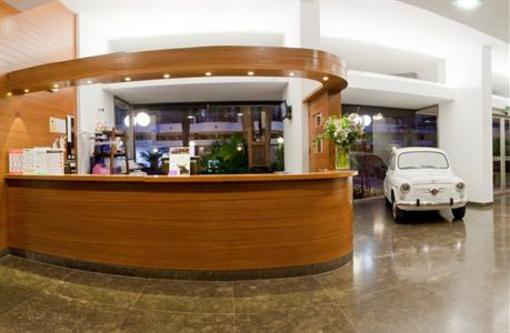фото отеля Apartamentos Llobet