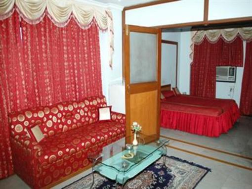 фото отеля Hotel Surabhi International