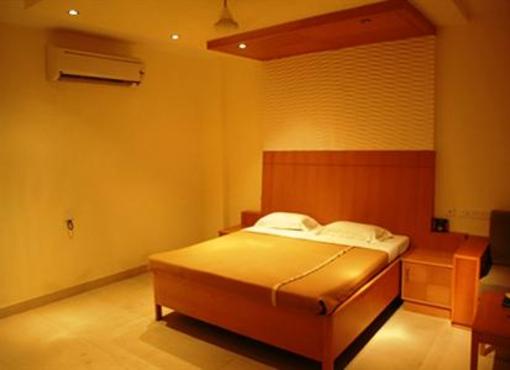 фото отеля Hotel Surabhi International