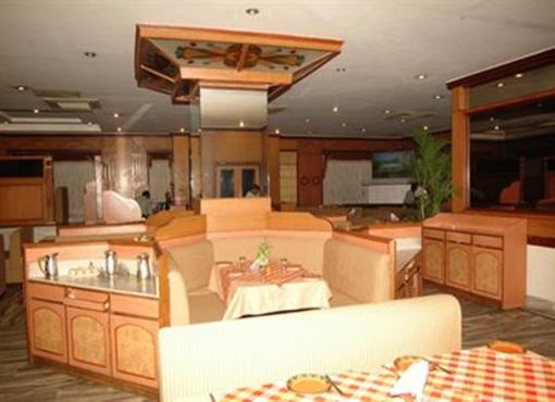 фото отеля Hotel Surabhi International
