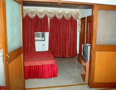 фото отеля Hotel Surabhi International