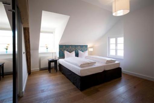 фото отеля Hotel Schwarzwalder Hof Freiburg im Breisgau