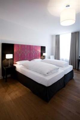фото отеля Hotel Schwarzwalder Hof Freiburg im Breisgau