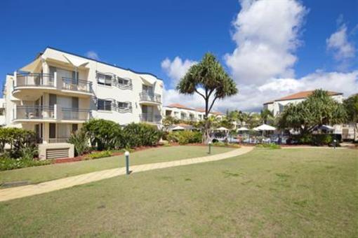 фото отеля Golden Riviera Beach Resort Gold Coast