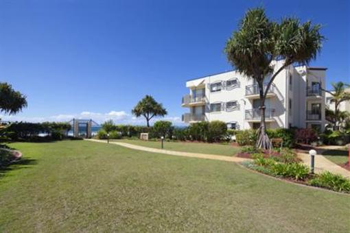 фото отеля Golden Riviera Beach Resort Gold Coast