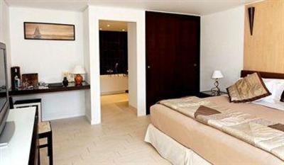 фото отеля Hotel Le Verger Maelvi Grimaud