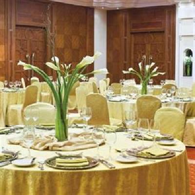 фото отеля Moevenpick Hotel Bahrain
