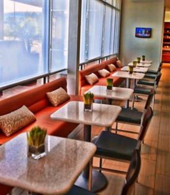 фото отеля SpringHill Suites by Marriott Tampa North / Tampa Palms