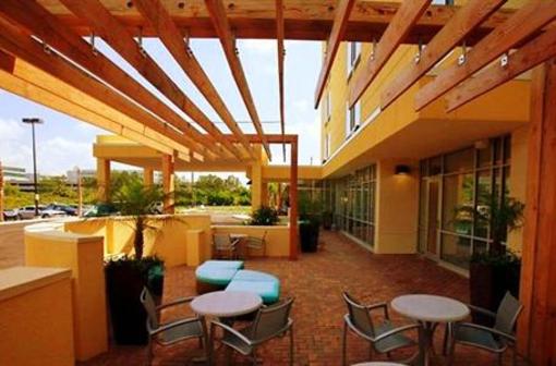 фото отеля SpringHill Suites by Marriott Tampa North / Tampa Palms