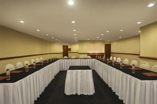 фото отеля Fiesta Inn Morelia