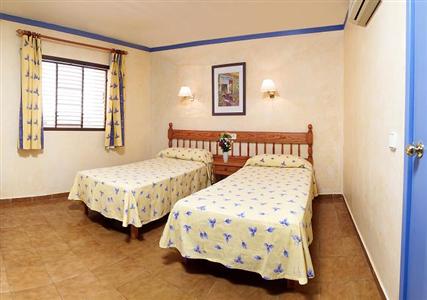 фото отеля Apartamentos Xaloc Ibiza
