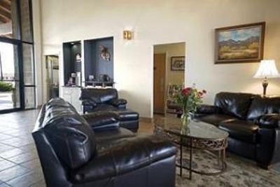 фото отеля BEST WESTERN PLUS Quail Hollow Inn