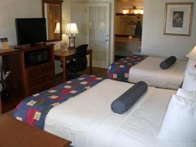 фото отеля BEST WESTERN PLUS Quail Hollow Inn
