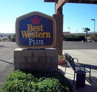 фото отеля BEST WESTERN PLUS Quail Hollow Inn