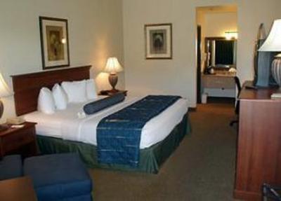 фото отеля BEST WESTERN PLUS Quail Hollow Inn