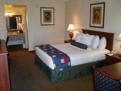 фото отеля BEST WESTERN PLUS Quail Hollow Inn