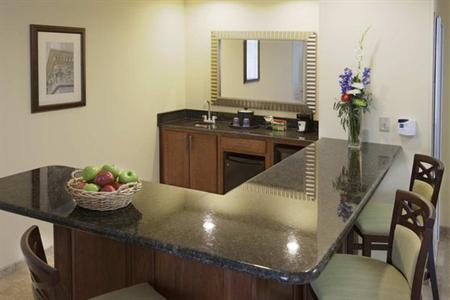 фото отеля Hampton Inn & Suites Savannah Midtown