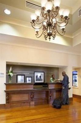 фото отеля Hampton Inn & Suites Savannah Midtown