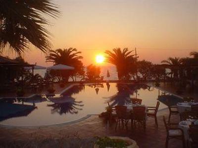 фото отеля Oasis Hotel Kyparissia