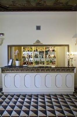 фото отеля NH Manin Hotel
