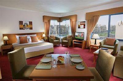 фото отеля Metropolitan Hotel Deira