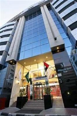 фото отеля Metropolitan Hotel Deira